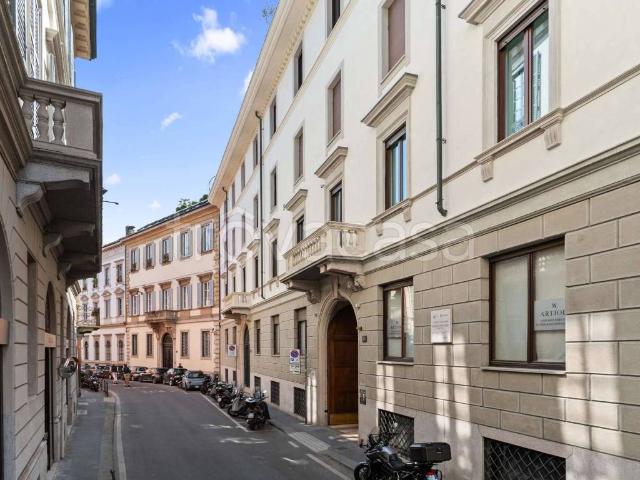 Appartamento in affitto a Milano via bigli, posto auto, parzialmente arredato, travi a vista TrovaCasa