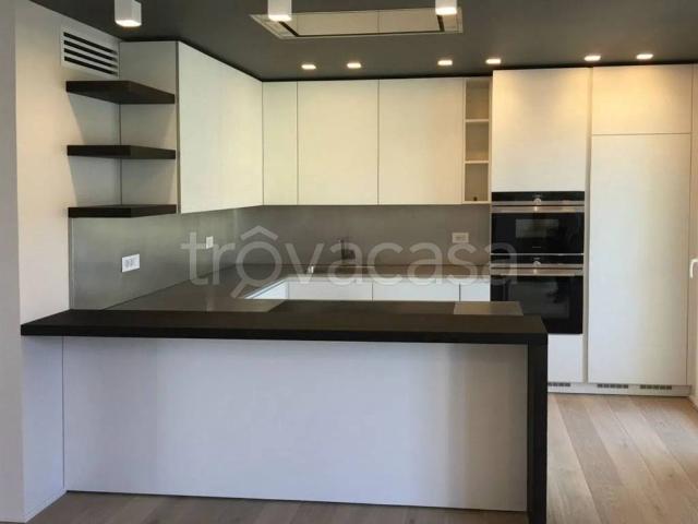 Appartamento in affitto a Milano via Bisceglie s.n.c arredato, box, terrazzo TrovaCasa