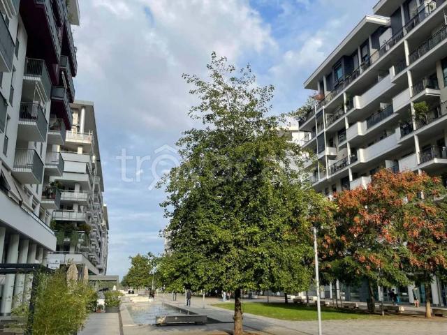 Appartamento in affitto a Milano via Bruno Cassinari, arredato, terrazzo, riscaldamento autonomo TrovaCasa