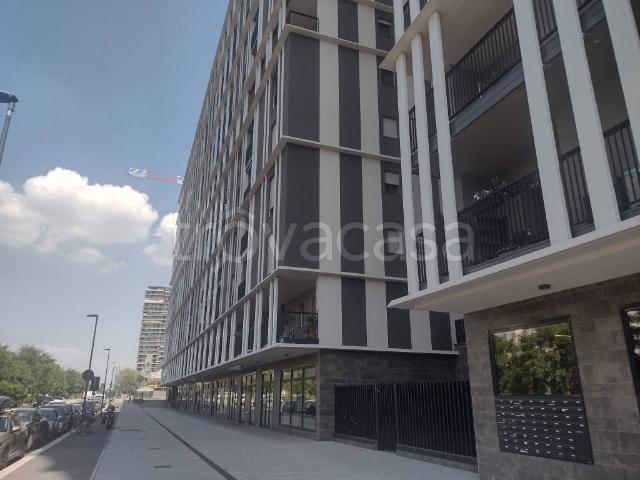 Appartamento in affitto a Milano via Gottlieb Wilhelm Daimler, arredato, terrazzo, vista panoramica TrovaCasa