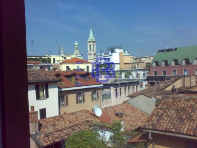 Appartamento in affitto a Milano via Goito 5, box, parzialmente arredato, ascensore TrovaCasa