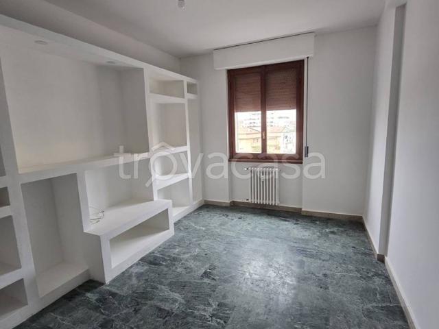 Appartamento in affitto a Milano via Gardone, 16, non arredato/vuoto, parquet, luminoso TrovaCasa