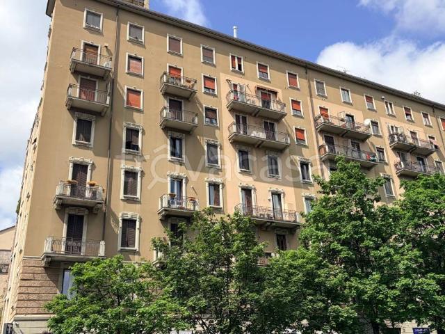 Appartamento in affitto a Milano via George Washington, 60, arredato, doppia esposizione, riscaldamento centralizzato TrovaCasa