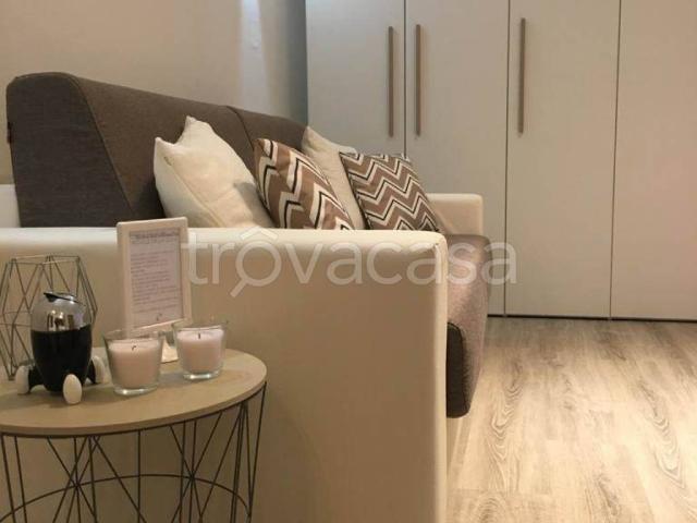 Appartamento in affitto a Milano via Gerolamo Avogadro, arredato, ascensore, riscaldamento centralizzato TrovaCasa