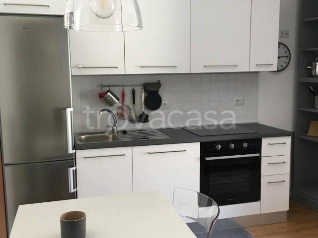 Appartamento in affitto a Milano via Giulio Carcano, arredato, ristrutturato, vicinanze negozi TrovaCasa