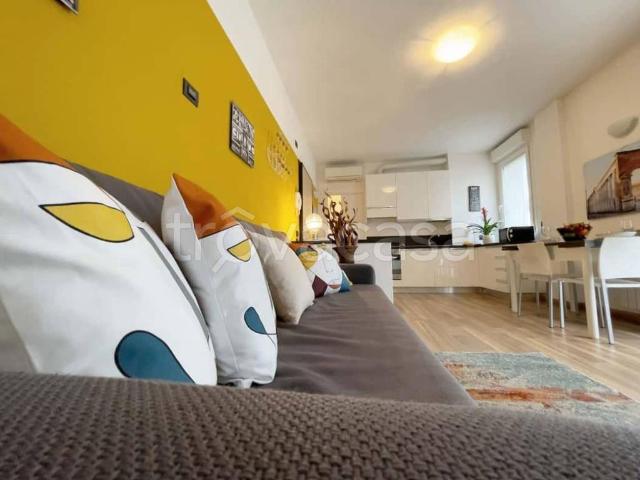 Appartamento in affitto a Milano via Giuseppe Candiani, arredato, box, terrazzo TrovaCasa