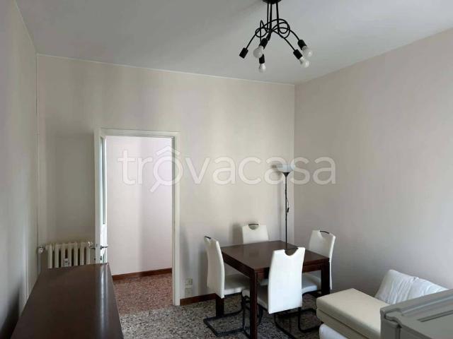 Appartamento in affitto a Milano via Giuseppe Govone, arredato, zona residenziale, balcone TrovaCasa