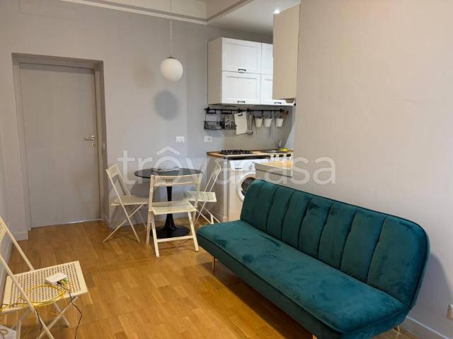 Appartamento in affitto a Milano via Giuseppe Meda, 51, arredato, doppia esposizione, ultimo piano TrovaCasa
