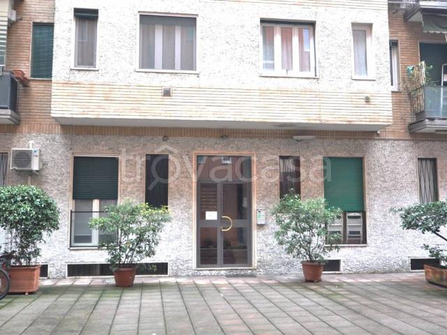 Appartamento in affitto a Milano via Giambellino, 32, arredato, libero subito, riscaldamento centralizzato TrovaCasa