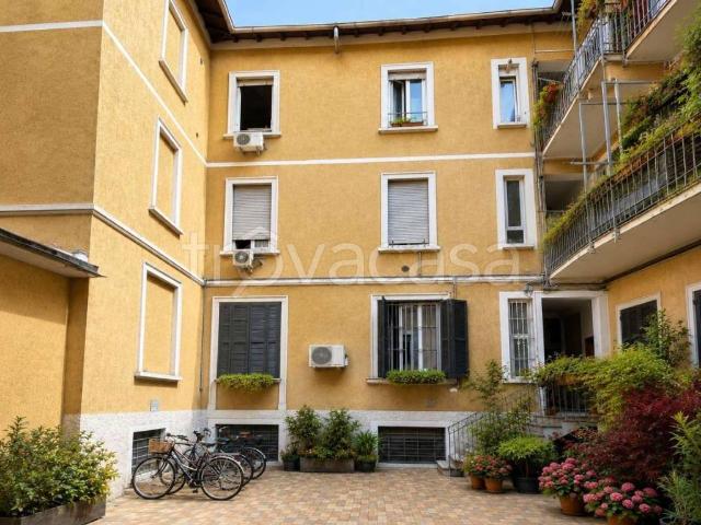 Appartamento in affitto a Milano via giambellino 71, arredato, cucina a vista, bagno finestrato TrovaCasa