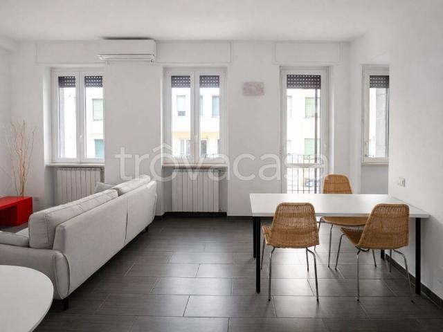 Appartamento in affitto a Milano via Giovan Battista Pergolesi, arredato, contesto signorile, esposizione interna TrovaCasa