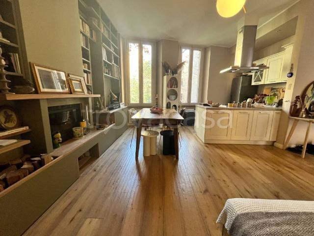 Appartamento in affitto a Milano via Giovanni Battista Niccolini, 24, arredato, giardino, riscaldamento autonomo TrovaCasa