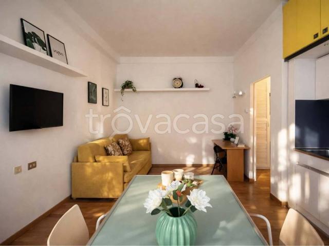 Appartamento in affitto a Milano via Giovanni Battista Pergolesi, arredato, centrale, studio TrovaCasa