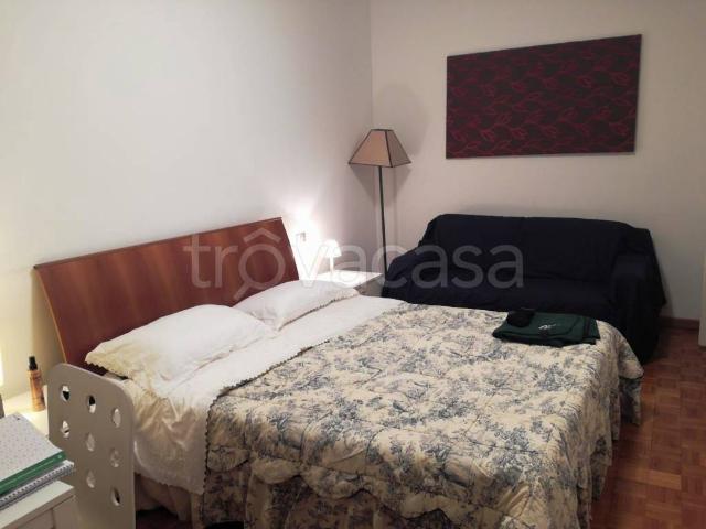 Appartamento in affitto a Milano via Giovanni Bellezza, arredato, balcone, cucina abitabile TrovaCasa