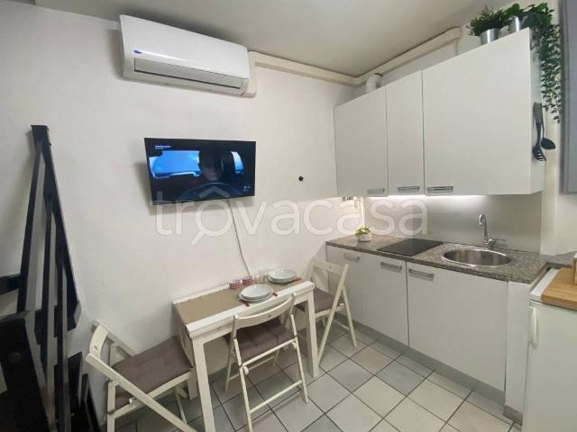 Appartamento in affitto a Milano via Giovanni Bellezza, arredato, lavatrice, studio TrovaCasa