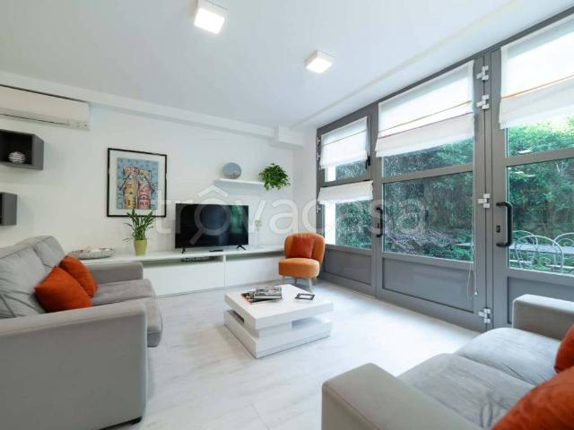 Appartamento in affitto a Milano via Giovanni Enrico Pestalozzi, arredato, giardino privato, box TrovaCasa