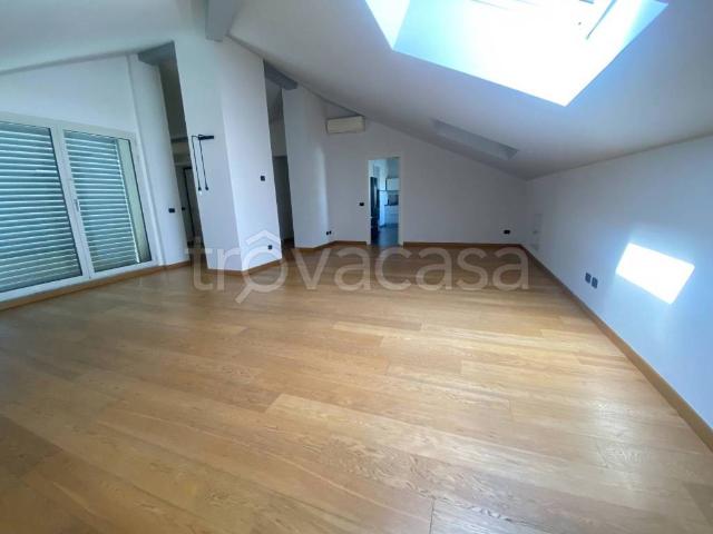 Appartamento in affitto a Milano via Gustavo Modena, 25, terrazzo, libero subito, riscaldamento centralizzato TrovaCasa