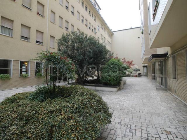 Appartamento in affitto a Milano via Domenico Cucchiari, 15, arredato, ascensore, servizio di portineria TrovaCasa