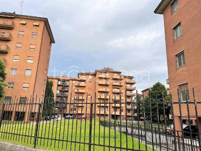 Appartamento in affitto a Milano via Davide Campari, 5, arredato, doppia esposizione, lavastoviglie TrovaCasa