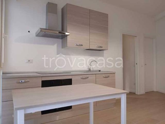 Appartamento in affitto a Milano via degli Orombelli, 13, arredato, cucina a vista, ripostiglio TrovaCasa