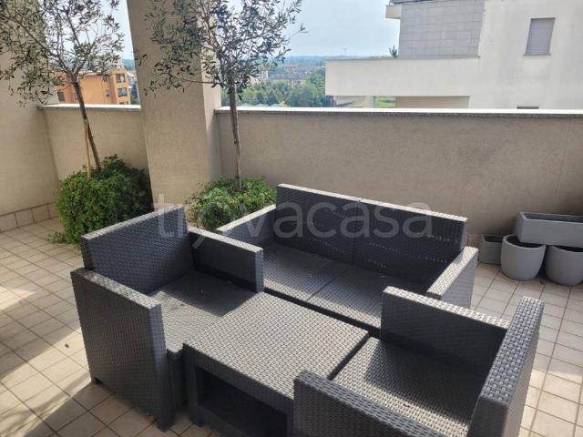 Appartamento in affitto a Milano via del Futurismo, 8, arredato, box, terrazzo TrovaCasa