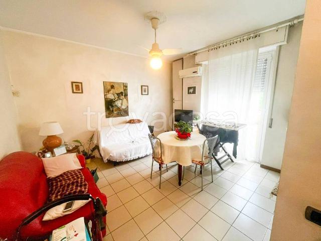 Appartamento in affitto a Milano via dello Storno, 12, arredato, ascensore, balcone TrovaCasa
