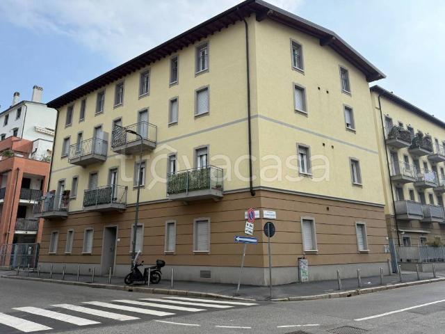 Appartamento in affitto a Milano via Diodoro Siculo, 2, arredato, vicinanze negozi, lavatrice TrovaCasa