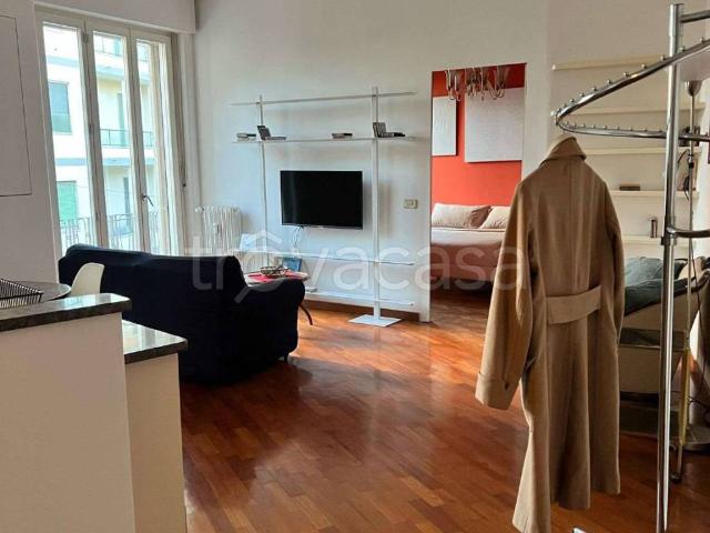 Appartamento in affitto a Milano via Disciplini, arredato, ascensore, riscaldamento centralizzato TrovaCasa