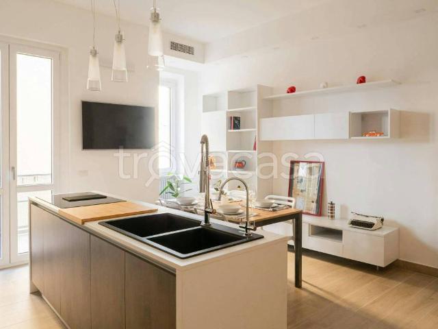 Appartamento in affitto a Milano via Emilio Morosini, arredato, vicinanze negozi, cucina a vista TrovaCasa