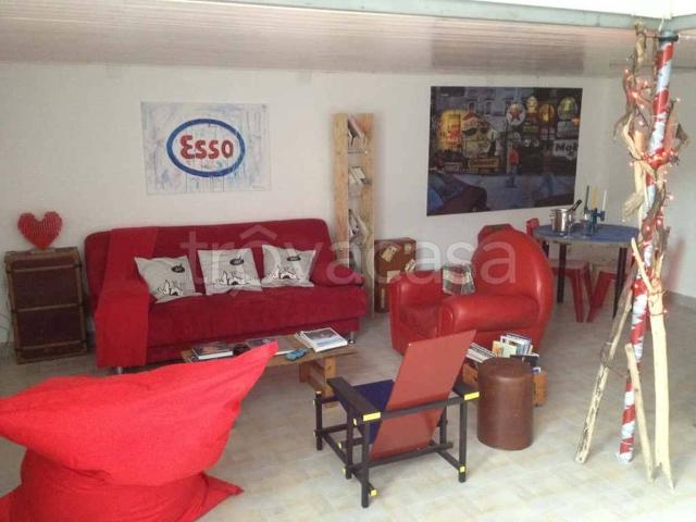 Appartamento in affitto a Milano via Emilio Cornalia, arredato, centrale, vicinanze negozi TrovaCasa