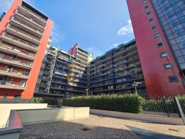 Appartamento in affitto a Milano via Enrico Cosenz, 54, arredato, giardino privato, box TrovaCasa