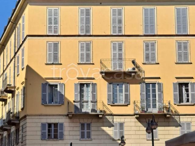 Appartamento in affitto a Milano via Festa del Perdono, 1, parzialmente arredato, ascensore, vicinanze negozi TrovaCasa