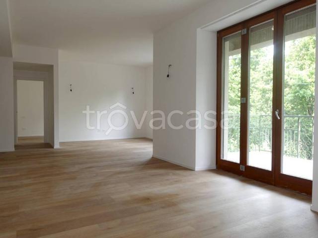 Appartamento in affitto a Milano via Francesco Carlini, 5, terrazzo, ristrutturato, contesto signorile TrovaCasa