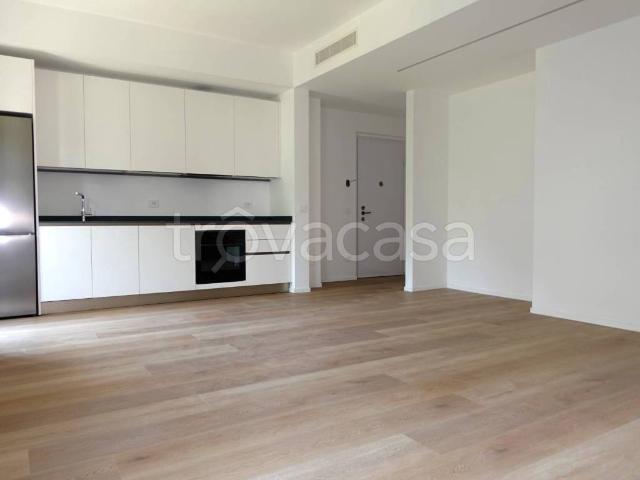 Appartamento in affitto a Milano via Francesco Carlini, 5, ristrutturato, contesto signorile, vicinanze negozi TrovaCasa