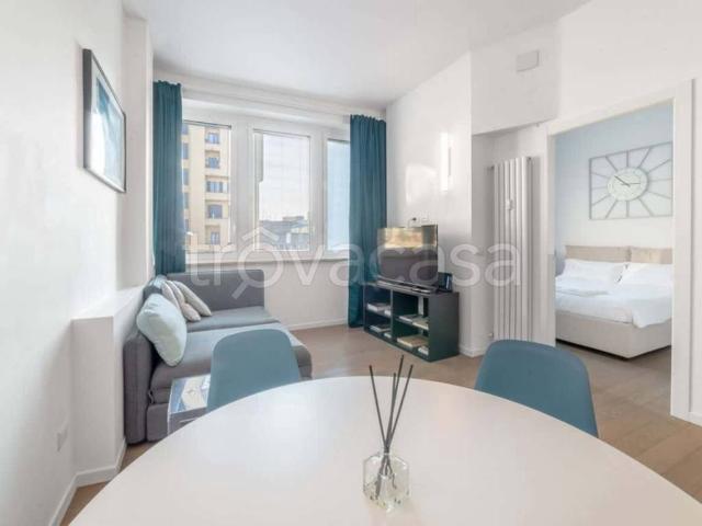 Appartamento in affitto a Milano via Francesco Daverio, ascensore, cucina a vista TrovaCasa