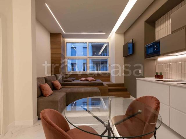 Appartamento in affitto a Milano via Francesco Daverio, Guastalla