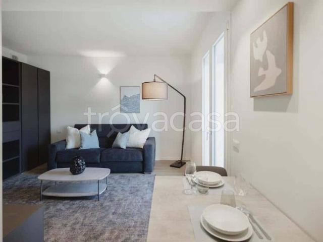 Appartamento in affitto a Milano via Francesco Gonin, arredato, giardino, terrazzo TrovaCasa