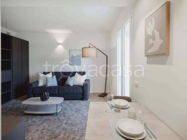 Appartamento in affitto a Milano via Francesco Gonin, Giambellino