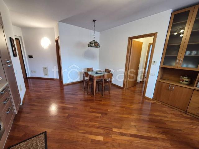 Appartamento in affitto a Milano via Francesco Gonin, 25, arredato, box, terrazzo TrovaCasa