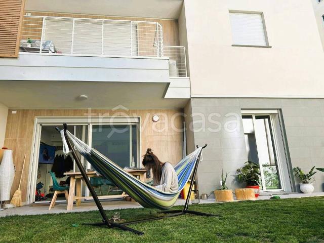 Appartamento in affitto a Milano via Ignazio Ciaia, arredato, giardino privato TrovaCasa