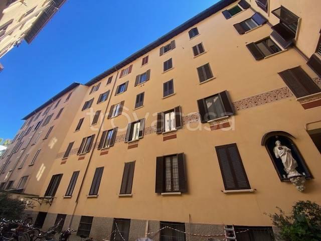 Appartamento in affitto a Milano via Jacopo Dal Verme, 2, arredato, doppia esposizione, lavatrice TrovaCasa
