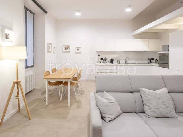 Appartamento in affitto a Milano via Olona, arredato, giardino privato, doppi servizi TrovaCasa