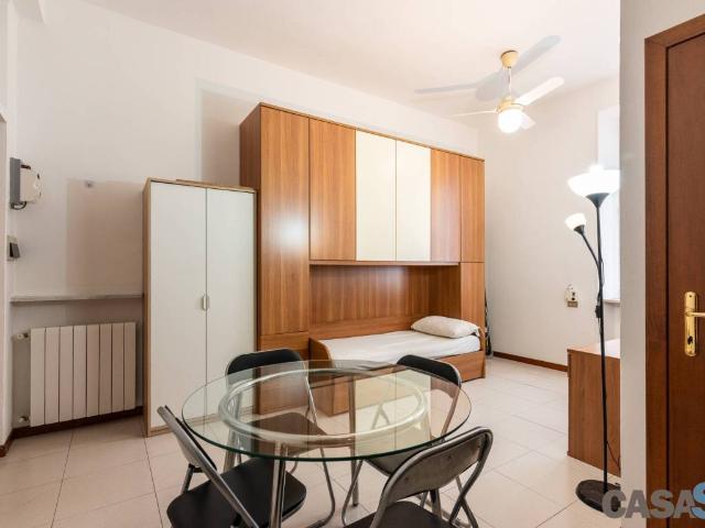 Appartamento in affitto a Milano via Lomellina, 21, arredato, studio TrovaCasa
