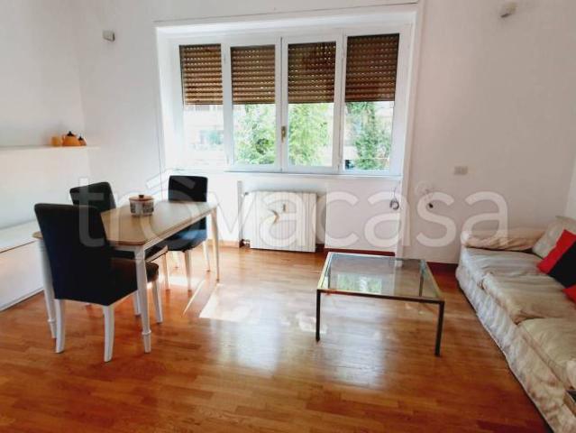 Appartamento in affitto a Milano via Lomellina, 58, Argonne Corsica
