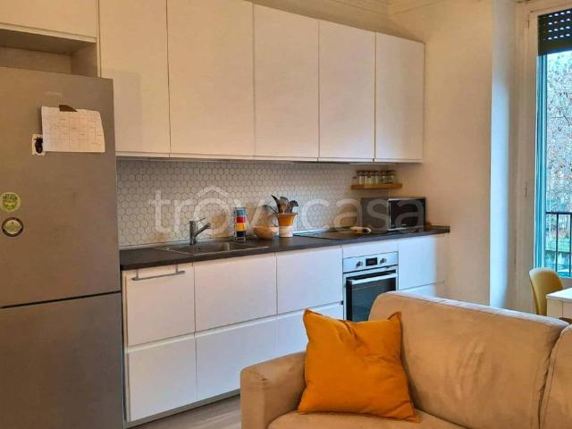 Appartamento in affitto a Milano via Lorenteggio, arredato, terrazzo, studio TrovaCasa