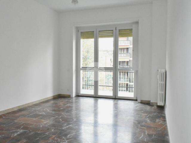 Appartamento in affitto a Milano via Lorenzo Perosi, 1, non arredato/vuoto, giardino, ristrutturato TrovaCasa