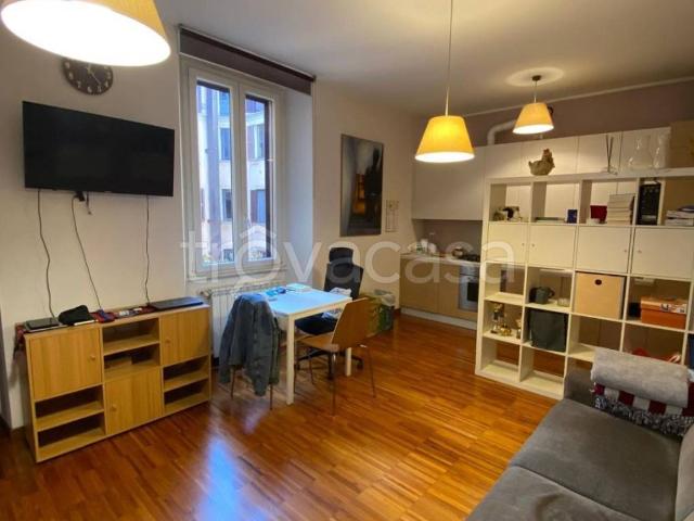 Appartamento in affitto a Milano via Lazzaro Palazzi, 4, arredato, immobile di prestigio, ascensore TrovaCasa