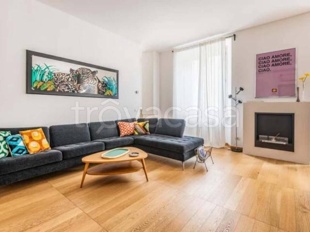 Appartamento in affitto a Milano via Lecco, Porta Venezia