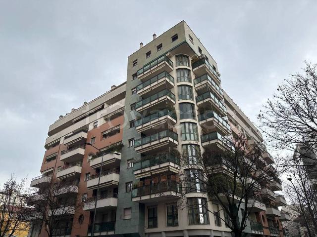 Appartamento in affitto a Milano via Legnone, 30, arredato, box, ascensore TrovaCasa