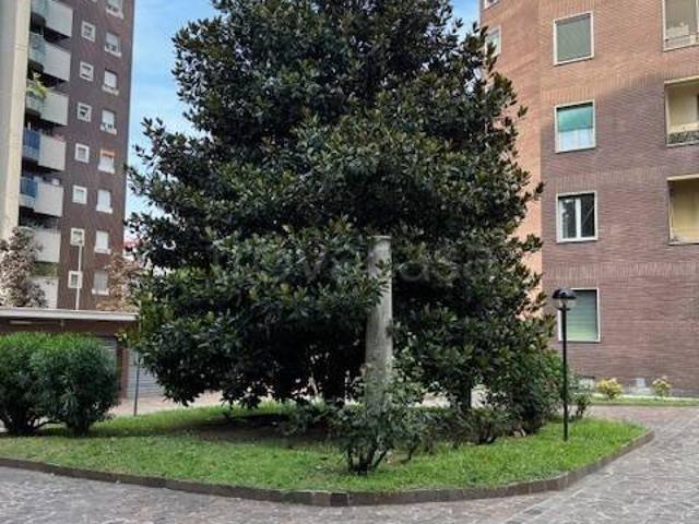 Appartamento in affitto a Milano via Leopoldo Marchetti, 1, arredato, zona residenziale, servizio di portineria TrovaCasa